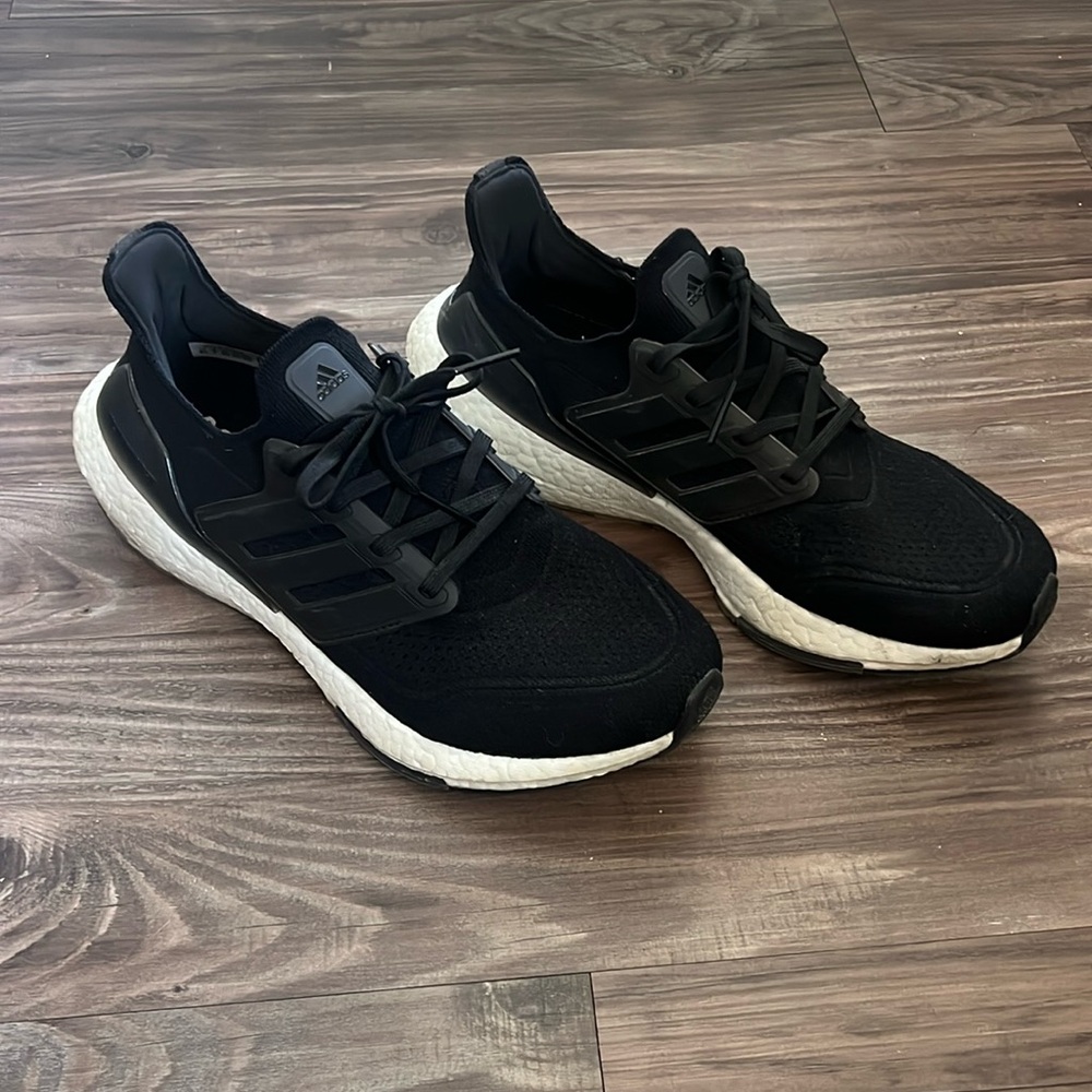 Nike Women’s Black/White Ultraboost Shoes size 8.5